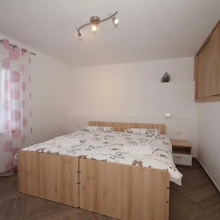 Apartamento Andrea Zrnovo