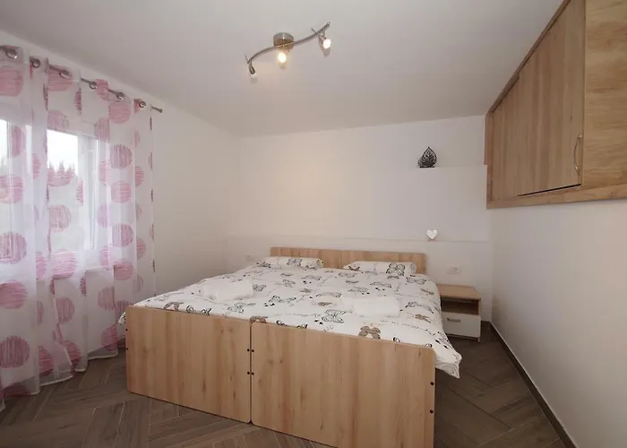 Apartamento Andrea Zrnovo